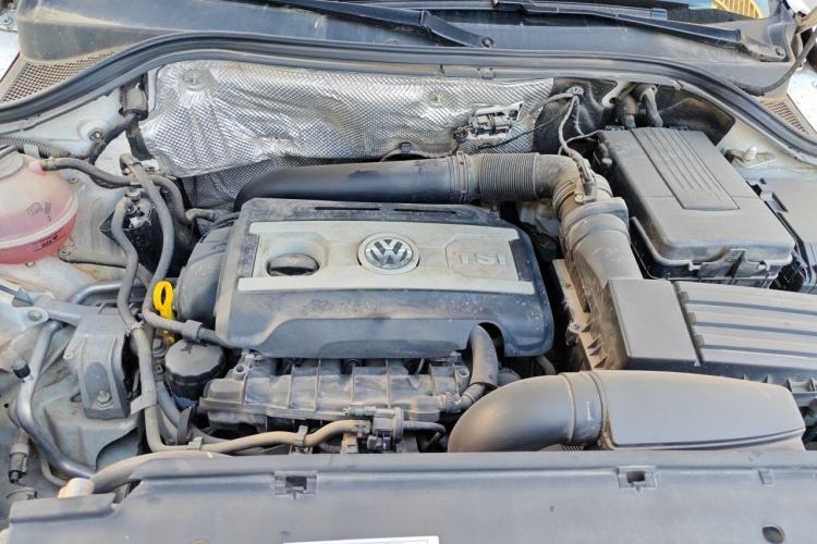 Used Volkswagen Tiguan 2017 300TSI Automatic Two-Wheel Drive Silk Road Comfort Edition Engine Bay