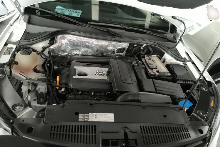 Used Volkswagen Tiguan 2017 300TSI Automatic Two-Wheel Drive Silk Road Luxury Edition Engine Bay