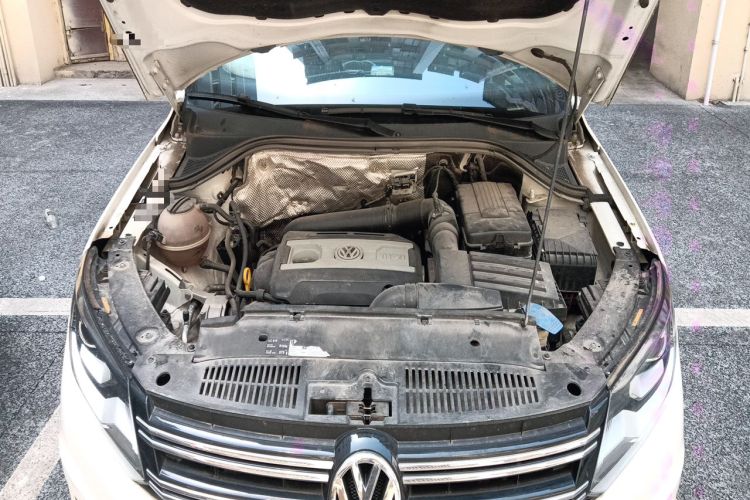 Used Volkswagen Tiguan 2017 300TSI Automatic Two-Wheel Drive Silk Road Comfort Edition Engine Bay