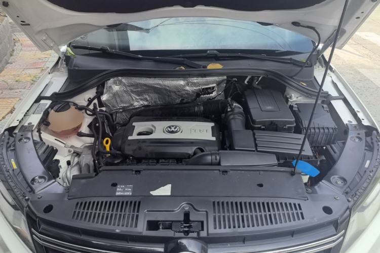 Used Volkswagen Tiguan 2017 300TSI Automatic Two-Wheel Drive Silk Road Comfort Edition Engine Bay