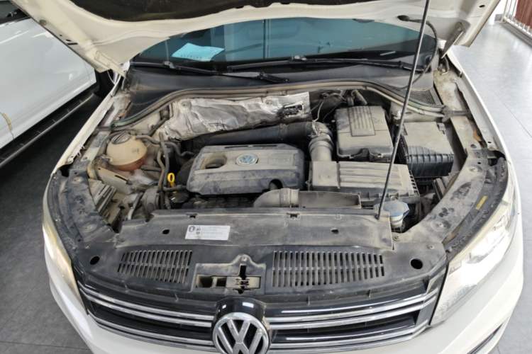 Used Volkswagen Tiguan 2017 300TSI Automatic Two-Wheel Drive Silk Road Comfort Edition Engine Bay