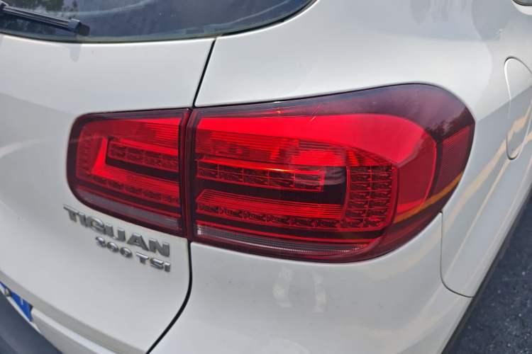 Used Volkswagen Tiguan 2017 300TSI Automatic Two-Wheel Drive Silk Road Comfort Edition Exterior 3