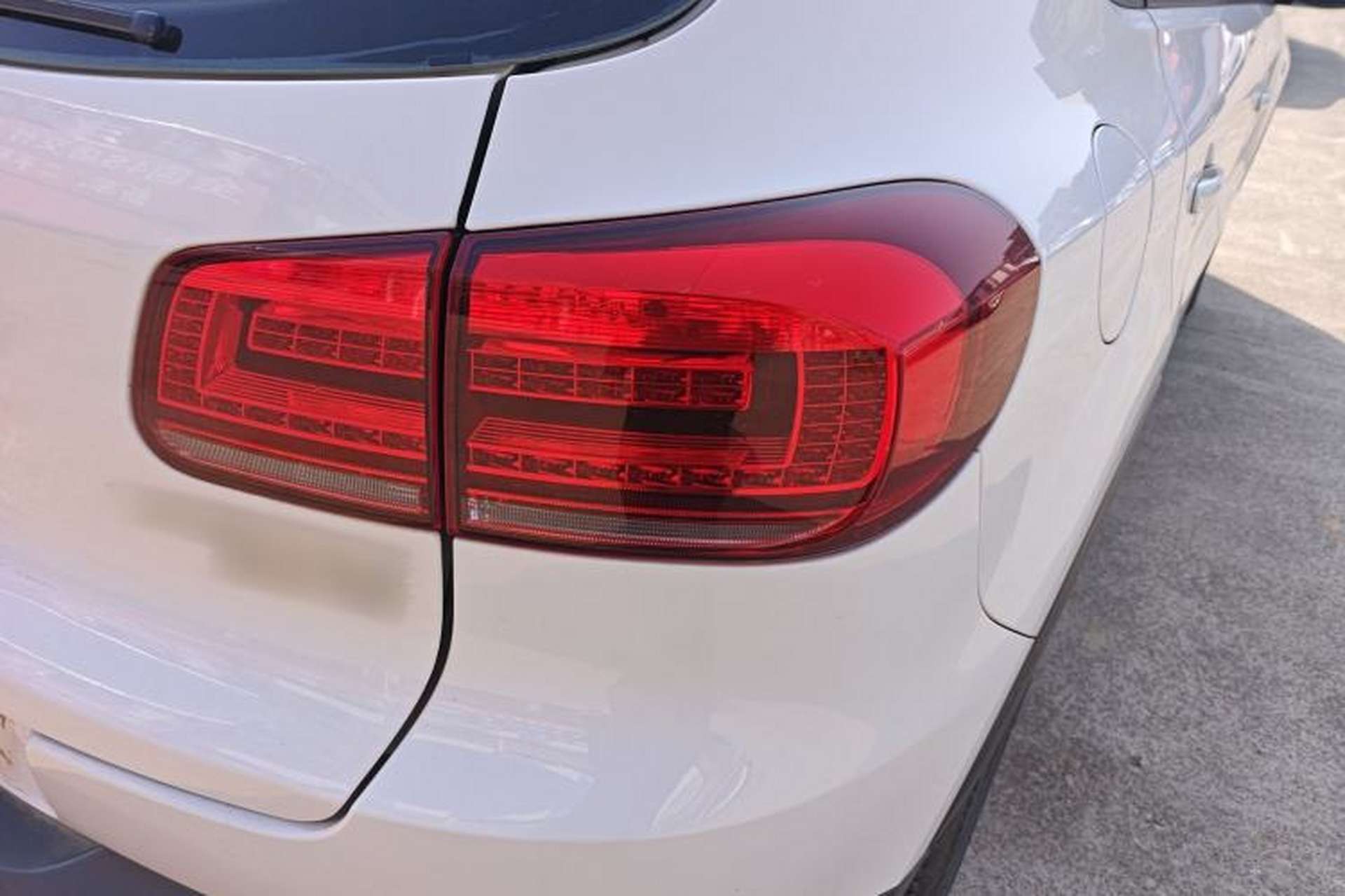 Used Volkswagen Tiguan 2017 300TSI Automatic Two-Wheel Drive Silk Road Luxury Edition Exterior 3