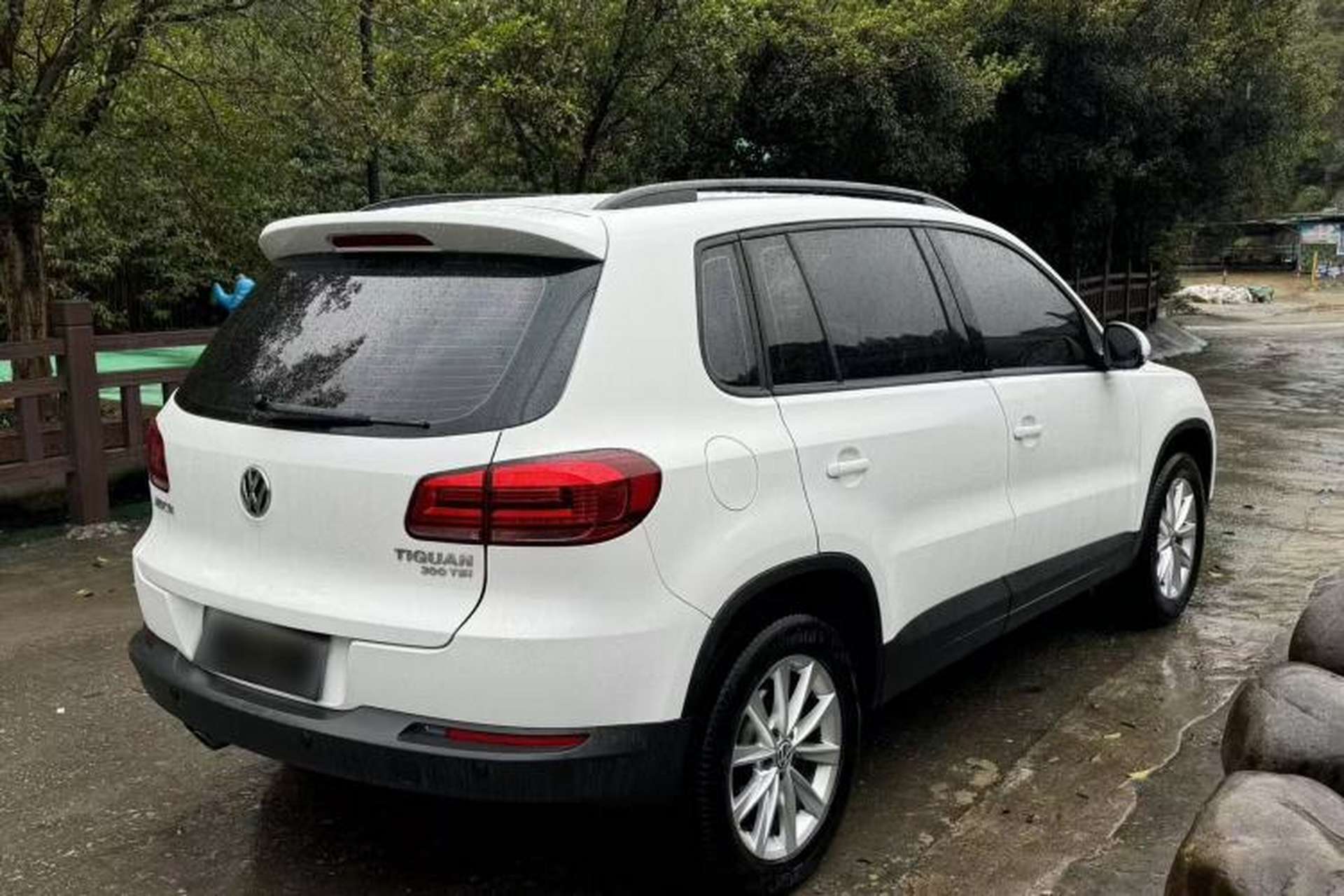 Used Volkswagen Tiguan 2017 300TSI Automatic Two-Wheel Drive Silk Road Luxury Edition Exterior 4