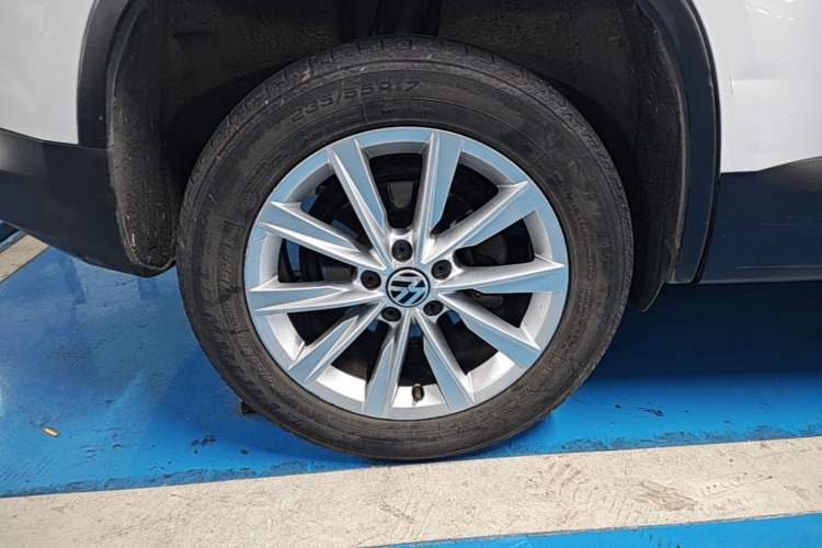 Used Volkswagen Tiguan 2017 300TSI Automatic Two-Wheel Drive Silk Road Luxury Edition Exterior 5