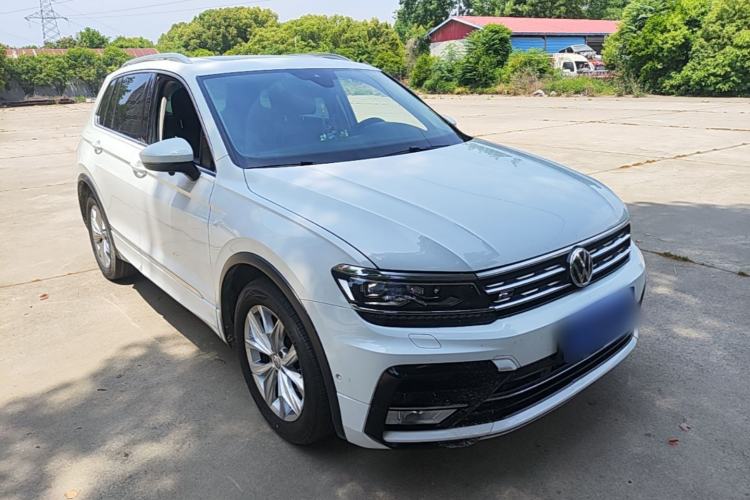 Used Volkswagen Tiguan 2017 280TSI Two-Wheel-Drive Elite Version Front Right 45 Deg