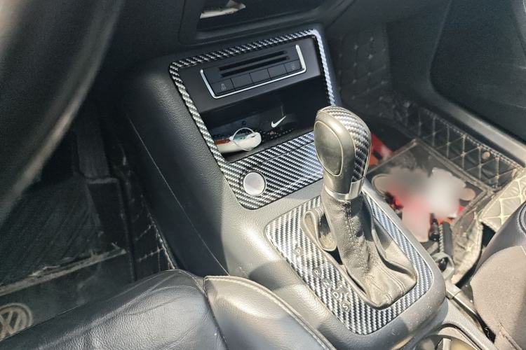 Used Volkswagen Tiguan 2017 300TSI Automatic Two-Wheel Drive Silk Road Comfort Edition Gear Lever