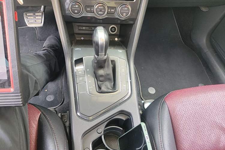 Used Volkswagen Tiguan 2017 280TSI Two-Wheel-Drive Elite Version Gear Lever