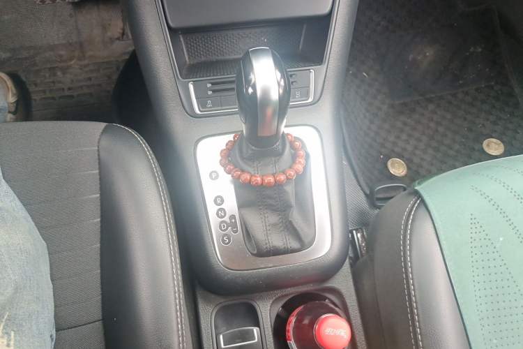 Used Volkswagen Tiguan 2017 300TSI Automatic Two-Wheel Drive Silk Road Luxury Edition Gear Lever