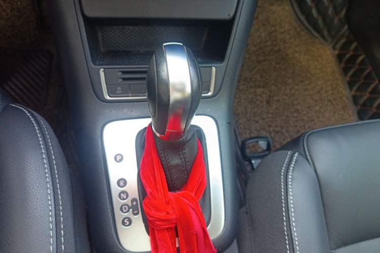 Used Volkswagen Tiguan 2017 300TSI Automatic Two-Wheel Drive Silk Road Comfort Edition Gear Lever