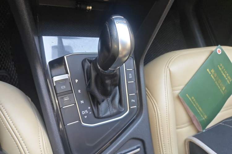 Used Volkswagen Tiguan 2017 280TSI Two-Wheel-Drive Elite Version Gear Lever