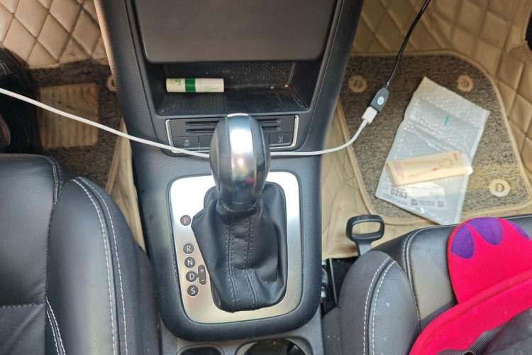 Used Volkswagen Tiguan 2017 300TSI Automatic Two-Wheel Drive Silk Road Comfort Edition Gear Lever