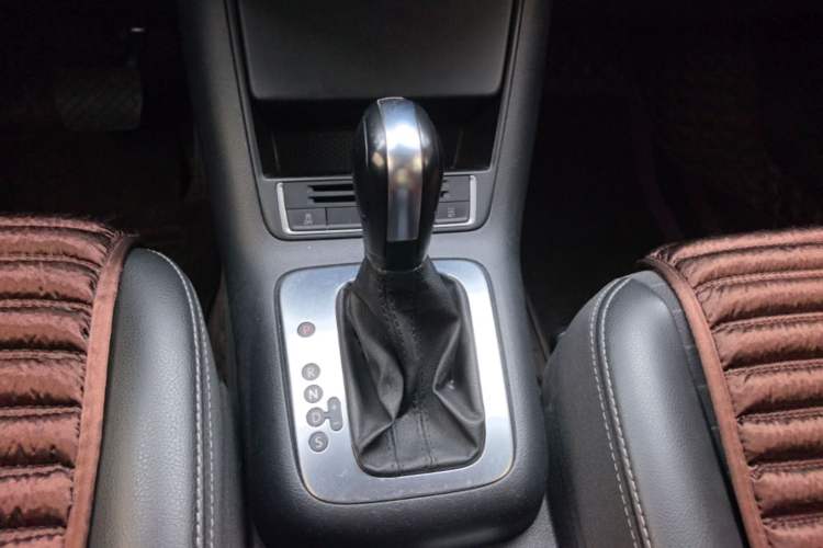 Used Volkswagen Tiguan 2017 300TSI Automatic Two-Wheel Drive Silk Road Luxury Edition Gear Lever