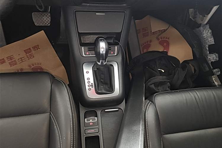 Used Volkswagen Tiguan 2017 300TSI Automatic Two-Wheel Drive Silk Road Comfort Edition Gear Lever