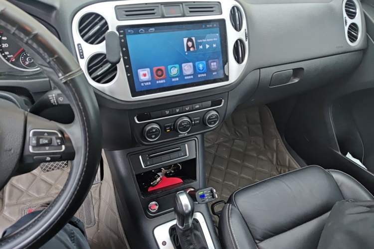 Used Volkswagen Tiguan 2017 300TSI Automatic Two-Wheel Drive Silk Road Comfort Edition Gear Lever