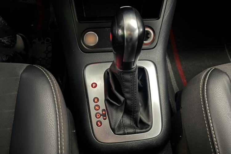 Used Volkswagen Tiguan 2017 300TSI Automatic Two-Wheel Drive Silk Road Luxury Edition Gear Lever