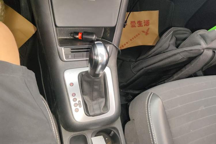 Used Volkswagen Tiguan 2017 300TSI Automatic Two-Wheel Drive Silk Road Luxury Edition Gear Lever