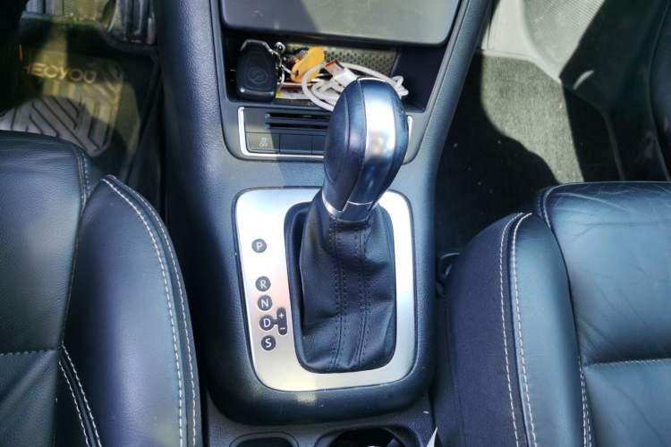 Used Volkswagen Tiguan 2017 300TSI Automatic Two-Wheel Drive Silk Road Comfort Edition Gear Lever