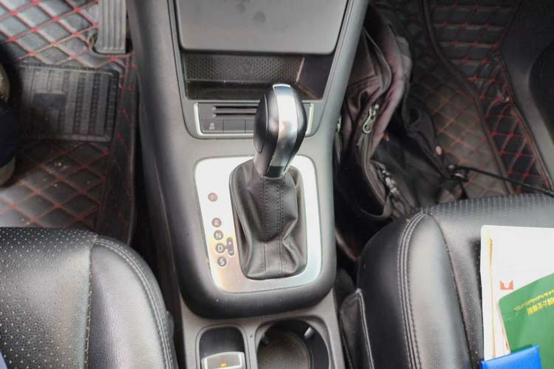 Used Volkswagen Tiguan 2017 300TSI Automatic Two-Wheel Drive Silk Road Luxury Edition Gear Lever