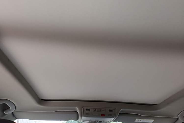 Used Volkswagen Tiguan 2017 330TSI All-Wheel-Drive Innovation Model Headliner