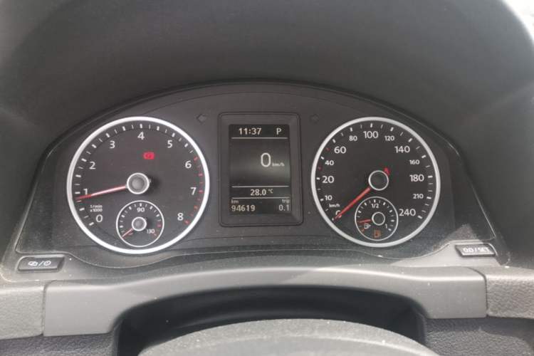 Used Volkswagen Tiguan 2017 300TSI Automatic Two-Wheel Drive Silk Road Comfort Edition Instrument Cluster