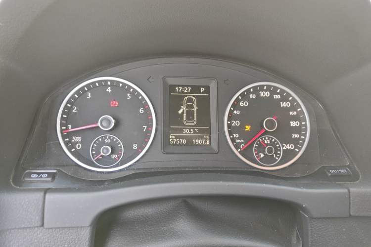 Used Volkswagen Tiguan 2017 300TSI Automatic Two-Wheel Drive Silk Road Comfort Edition Instrument Cluster