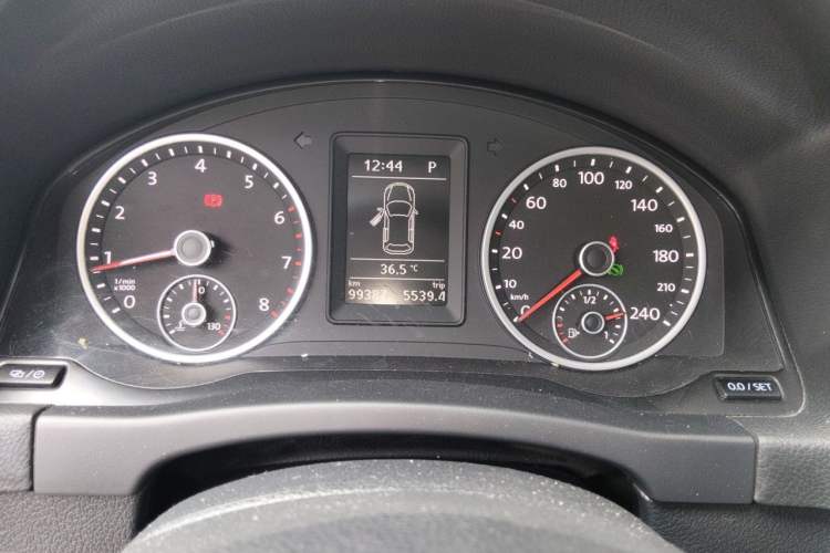 Used Volkswagen Tiguan 2017 300TSI Automatic Two-Wheel Drive Silk Road Comfort Edition Instrument Cluster