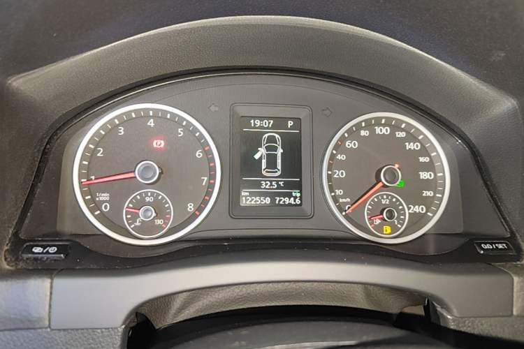 Used Volkswagen Tiguan 2017 300TSI Automatic Two-Wheel Drive Silk Road Comfort Edition Instrument Cluster