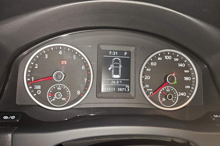 Used Volkswagen Tiguan 2017 300TSI Automatic Two-Wheel Drive Silk Road Comfort Edition Instrument Cluster