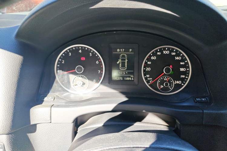 Used Volkswagen Tiguan 2017 300TSI Automatic Two-Wheel Drive Silk Road Comfort Edition Instrument Cluster