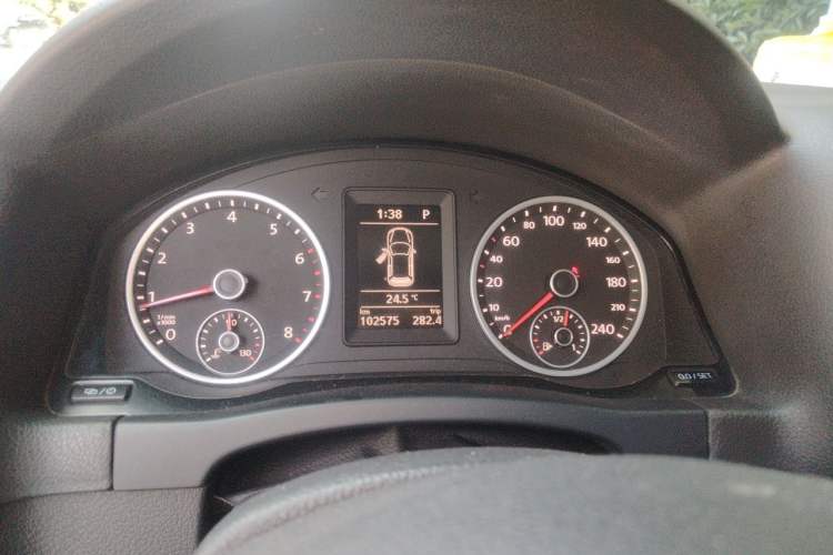 Used Volkswagen Tiguan 2017 300TSI Automatic Two-Wheel Drive Silk Road Comfort Edition Instrument Cluster