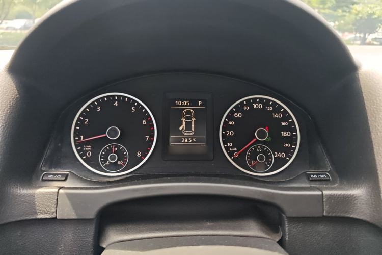 Used Volkswagen Tiguan 2017 300TSI Automatic Two-Wheel Drive Silk Road Comfort Edition Instrument Cluster