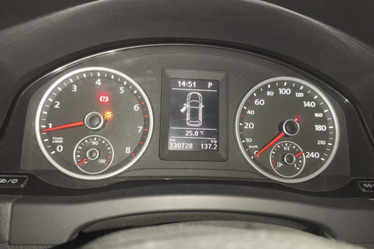 Used Volkswagen Tiguan 2017 300TSI Automatic Two-Wheel Drive Silk Road Comfort Edition Instrument Cluster
