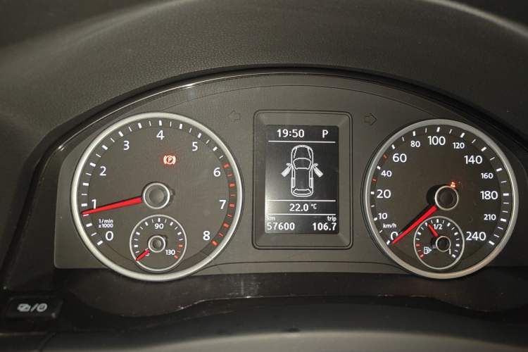 Used Volkswagen Tiguan 2017 300TSI Automatic Two-Wheel Drive Silk Road Comfort Edition Instrument Cluster