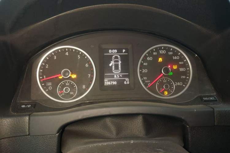 Used Volkswagen Tiguan 2017 300TSI Automatic Two-Wheel Drive Silk Road Luxury Edition Instrument Cluster
