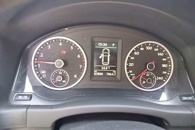 Used Volkswagen Tiguan 2017 300TSI Automatic Two-Wheel Drive Silk Road Comfort Edition Instrument Cluster