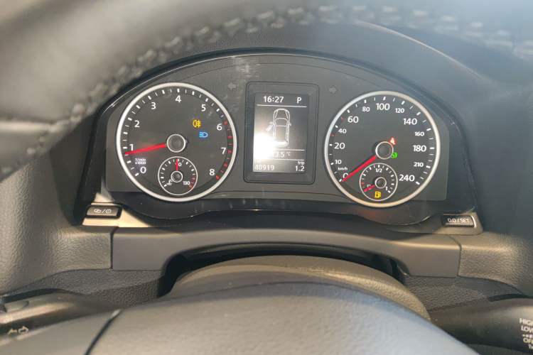 Used Volkswagen Tiguan 2017 300TSI Automatic Two-Wheel Drive Silk Road Comfort Edition Instrument Cluster