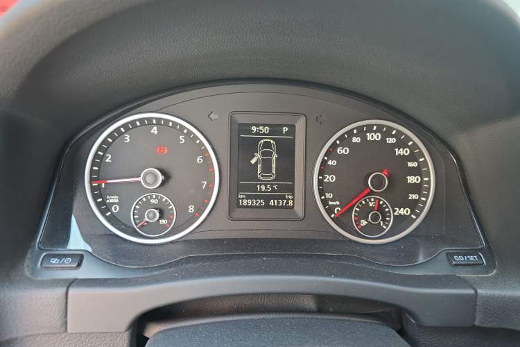 Used Volkswagen Tiguan 2017 300TSI Automatic Two-Wheel Drive Silk Road Comfort Edition Instrument Cluster