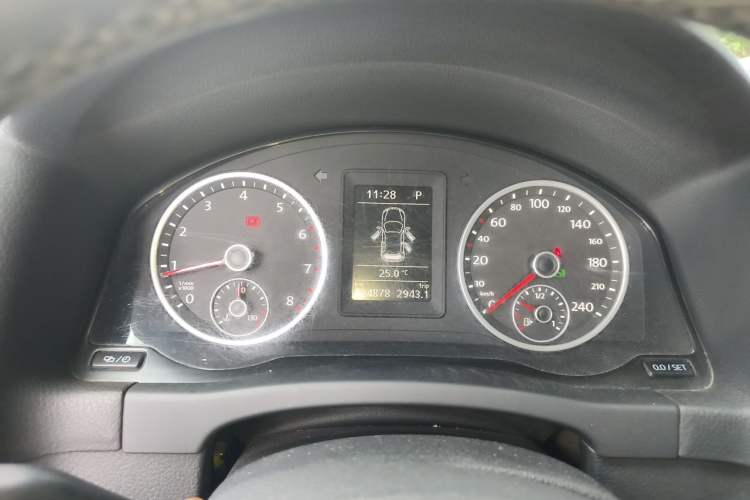 Used Volkswagen Tiguan 2017 300TSI Automatic Two-Wheel Drive Silk Road Comfort Edition Instrument Cluster