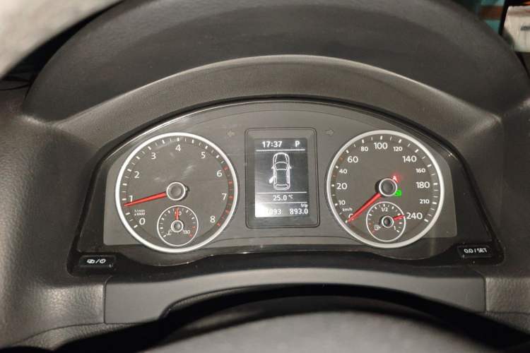 Used Volkswagen Tiguan 2017 300TSI Automatic Two-Wheel Drive Silk Road Comfort Edition Instrument Cluster
