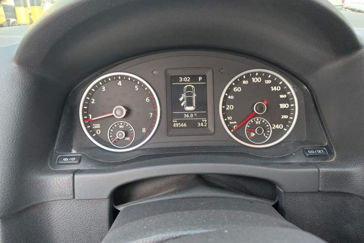 Used Volkswagen Tiguan 2017 300TSI Automatic Two-Wheel Drive Silk Road Comfort Edition Instrument Cluster