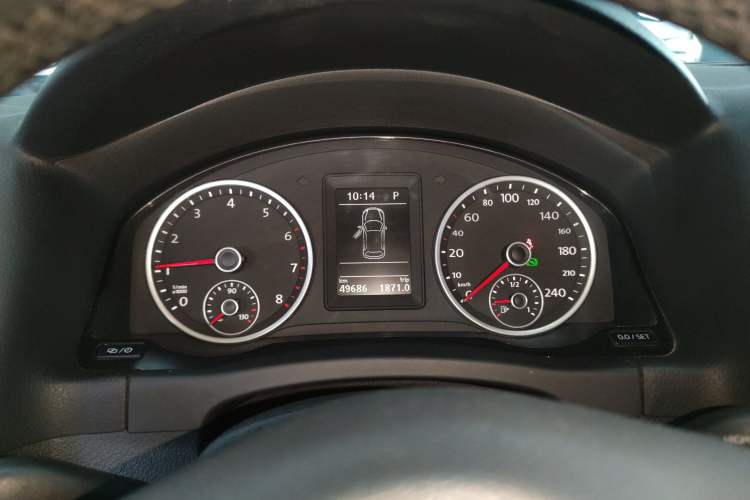 Used Volkswagen Tiguan 2017 300TSI Automatic Two-Wheel Drive Silk Road Comfort Edition Instrument Cluster