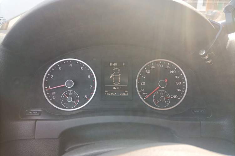 Used Volkswagen Tiguan 2017 300TSI Automatic Two-Wheel Drive Silk Road Comfort Edition Instrument Cluster