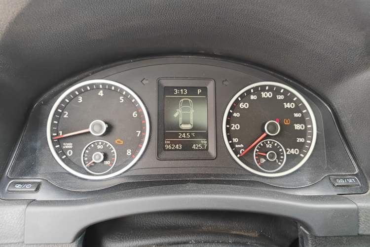 Used Volkswagen Tiguan 2017 300TSI Automatic Two-Wheel Drive Silk Road Comfort Edition Instrument Cluster