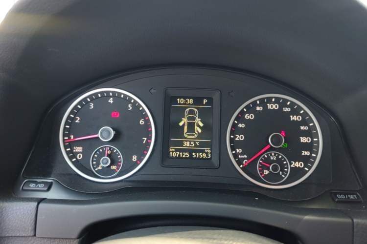 Used Volkswagen Tiguan 2017 300TSI Automatic Two-Wheel Drive Silk Road Comfort Edition Instrument Cluster
