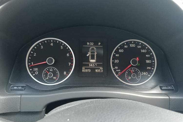 Used Volkswagen Tiguan 2017 300TSI Automatic Two-Wheel Drive Silk Road Comfort Edition Instrument Cluster