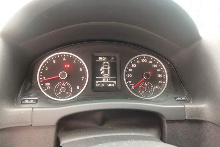 Used Volkswagen Tiguan 2017 300TSI Automatic Two-Wheel Drive Silk Road Comfort Edition Instrument Cluster