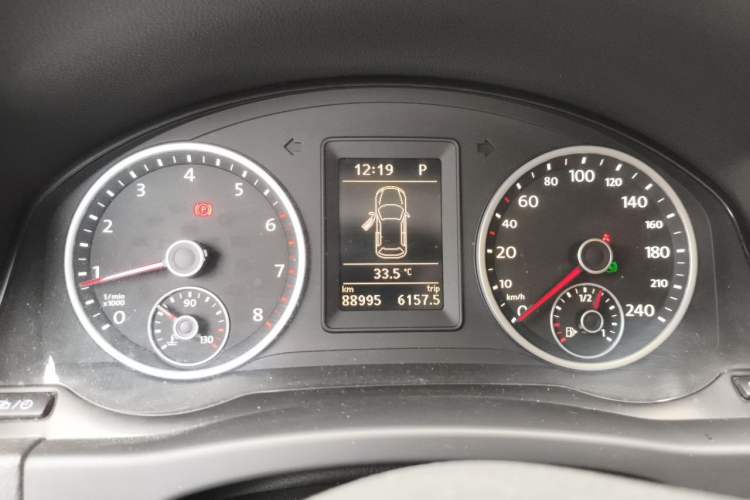 Used Volkswagen Tiguan 2017 300TSI Automatic Two-Wheel Drive Silk Road Comfort Edition Instrument Cluster