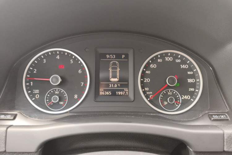 Used Volkswagen Tiguan 2017 300TSI Automatic Two-Wheel Drive Silk Road Comfort Edition Instrument Cluster