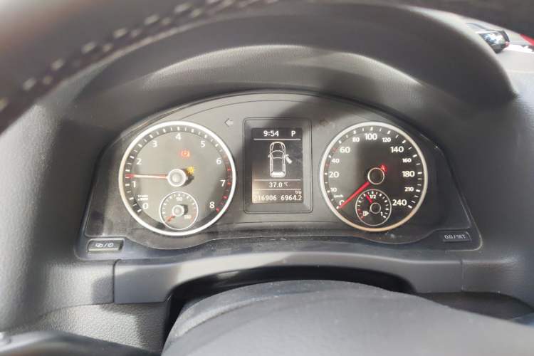 Used Volkswagen Tiguan 2017 300TSI Automatic Two-Wheel Drive Silk Road Comfort Edition Instrument Cluster
